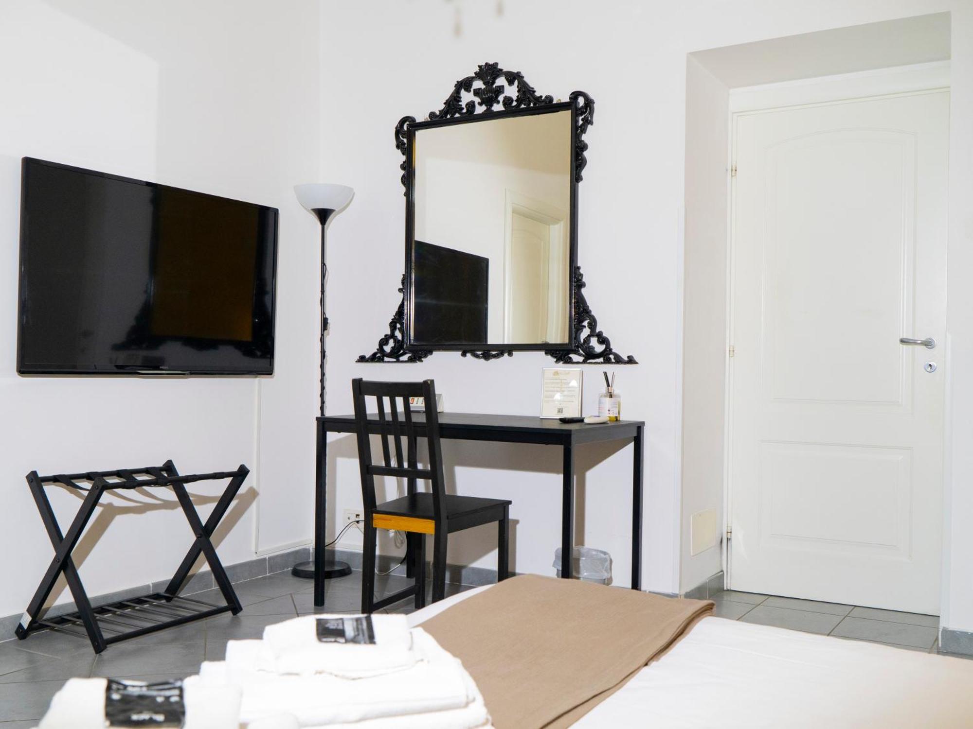 ローマ サロット ピラミデ Bed & Breakfast エクステリア 写真