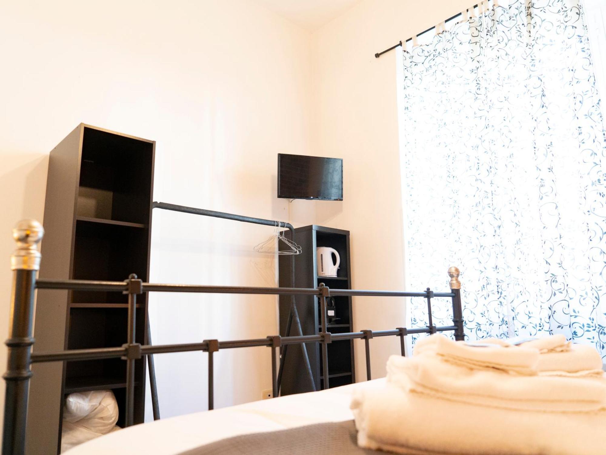 ローマ サロット ピラミデ Bed & Breakfast 部屋 写真
